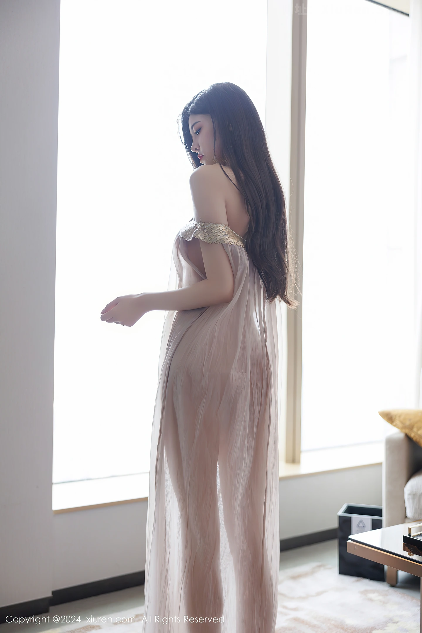 图片[2]-[XiuRen秀人网] VOL.9426 模特初梦瑶私房性感浅色薄透连衣裙配凉高跟秀翘臀美腿诱惑写真102P-秀人网官方网站